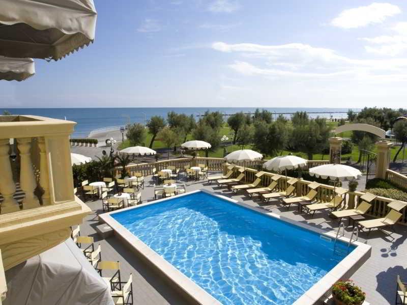 Hotel Vittoria Pesaro Exterior photo