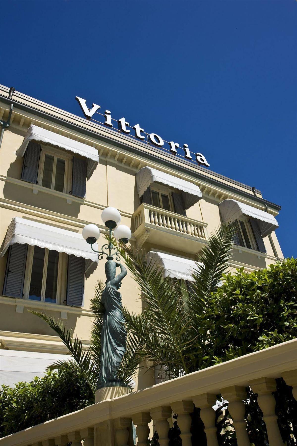 Hotel Vittoria Pesaro Exterior photo